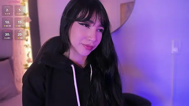 Snapshot of emma_woods_ chatting on December 2024 03:31:02 PM emma woods  online show from December 2024 03:31:02 PM