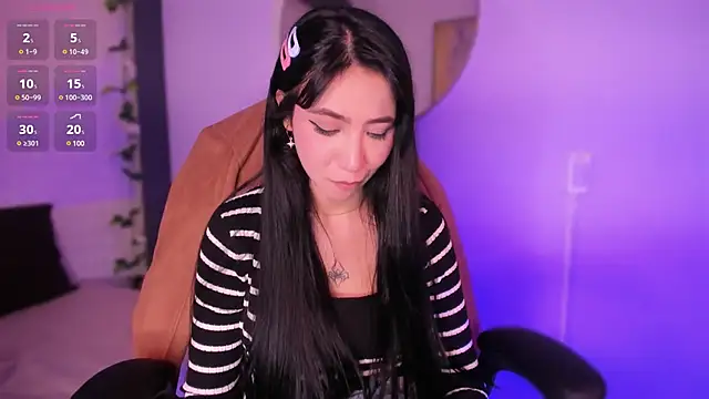 Snapshot of emma_woods_ chatting on December 2024 06:29:01 PM emma woods  online show from December 2024 06:29:01 PM