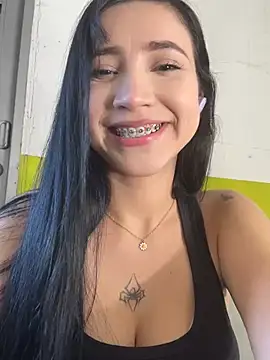 Snapshot of emma_woods_ chatting on January 2025 09:11:02 PM emma woods  online show from January 2025 09:11:02 PM