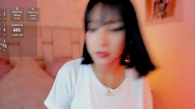 Snapshot of emma_woods_ chatting on October 2025 07:35:02 PM emma woods  online show from October 2025 07:35:02 PM