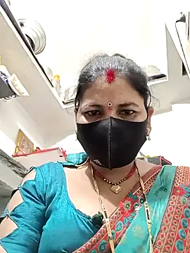 Snapshot of Riyaa-Devi chatting on February 2025 05:39:02 PM Riyaa-Devi online show from February 2025 05:39:02 PM