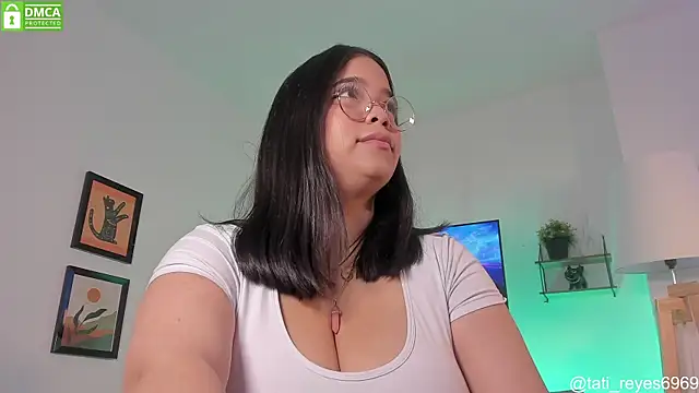 Snapshot of tati_reyess chatting on September 2025 01:35:02 PM tati reyess online show from September 2025 01:35:02 PM