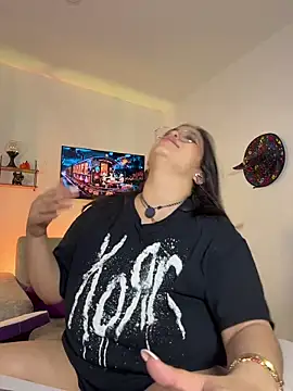 Snapshot of tati_reyess chatting on October 2025 11:27:01 AM tati reyess online show from October 2025 11:27:01 AM