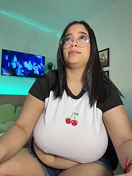 Snapshot of tati_reyess chatting on November 2025 11:33:01 AM tati reyess online show from November 2025 11:33:01 AM