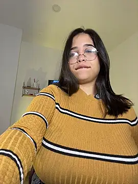 Snapshot of tati_reyess chatting on November 2025 12:30:01 PM tati reyess online show from November 2025 12:30:01 PM