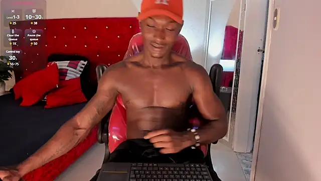 Snapshot of DannSmmith chatting on January 2025 03:35:01 AM DannSmmith online show from January 2025 03:35:01 AM