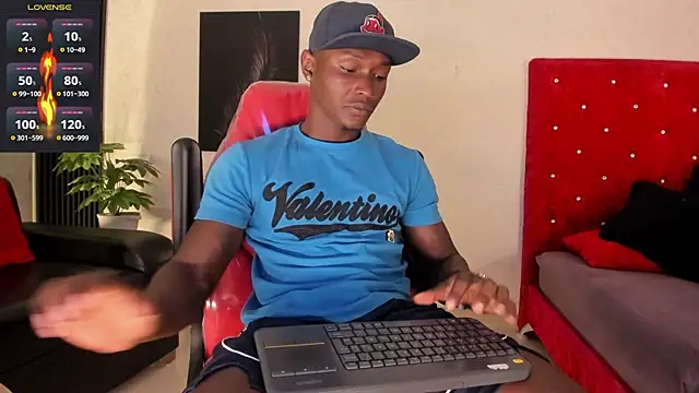 Snapshot of DannSmmith chatting on February 2025 12:37:01 PM DannSmmith online show from February 2025 12:37:01 PM