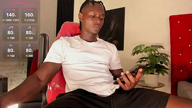 Snapshot of DannSmmith chatting on February 2025 03:41:02 PM DannSmmith online show from February 2025 03:41:02 PM