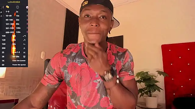 Snapshot of DannSmmith chatting on February 2025 01:33:01 PM DannSmmith online show from February 2025 01:33:01 PM