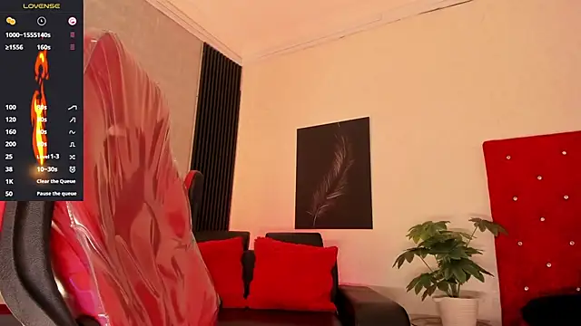 Snapshot of DannSmmith chatting on February 2025 04:37:02 PM DannSmmith online show from February 2025 04:37:02 PM