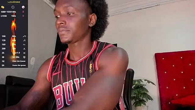 Snapshot of DannSmmith chatting on February 2025 05:31:01 PM DannSmmith online show from February 2025 05:31:01 PM