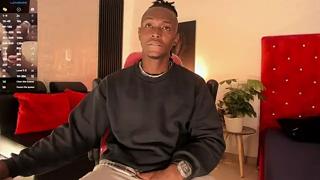 Snapshot of DannSmmith chatting on March 2025 01:03:02 PM DannSmmith online show from March 2025 01:03:02 PM