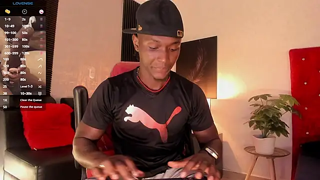 Snapshot of DannSmmith chatting on March 2025 12:45:01 PM DannSmmith online show from March 2025 12:45:01 PM