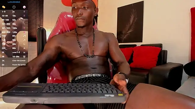 Snapshot of DannSmmith chatting on March 2025 06:45:02 PM DannSmmith online show from March 2025 06:45:02 PM