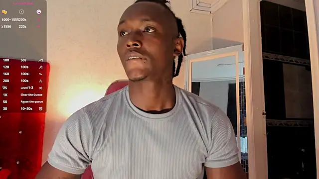 Snapshot of DannSmmith chatting on September 2025 04:25:01 AM DannSmmith online show from September 2025 04:25:01 AM