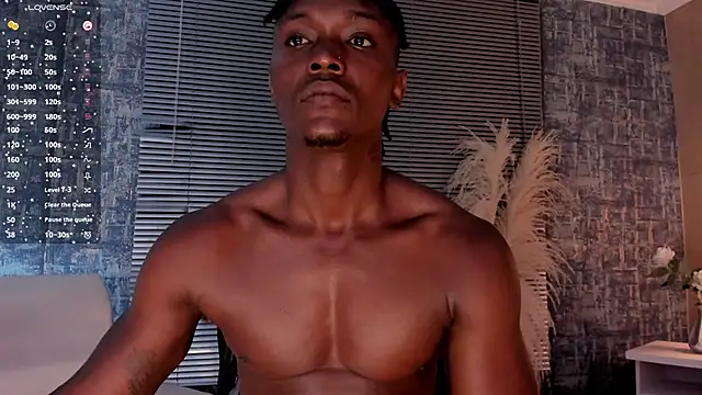 Snapshot of DannSmmith chatting on October 2025 05:13:01 AM DannSmmith online show from October 2025 05:13:01 AM