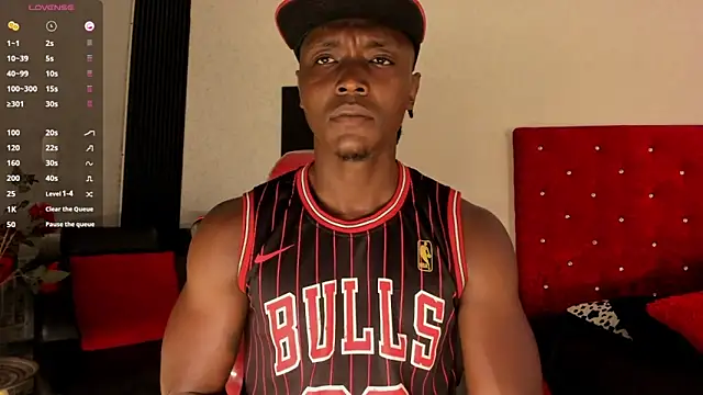 Snapshot of DannSmmith chatting on October 2025 04:57:02 AM DannSmmith online show from October 2025 04:57:02 AM