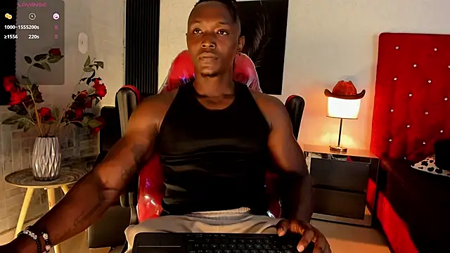 Snapshot of DannSmmith chatting on October 2025 03:40:01 AM DannSmmith online show from October 2025 03:40:01 AM