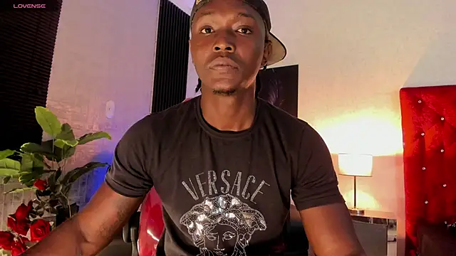 Snapshot of DannSmmith chatting on October 2025 03:47:02 AM DannSmmith online show from October 2025 03:47:02 AM