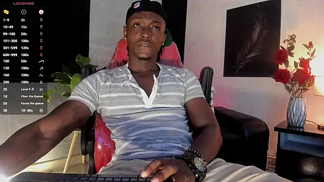 Snapshot of DannSmmith chatting on February 2026 05:11:02 AM DannSmmith online show from February 2026 05:11:02 AM