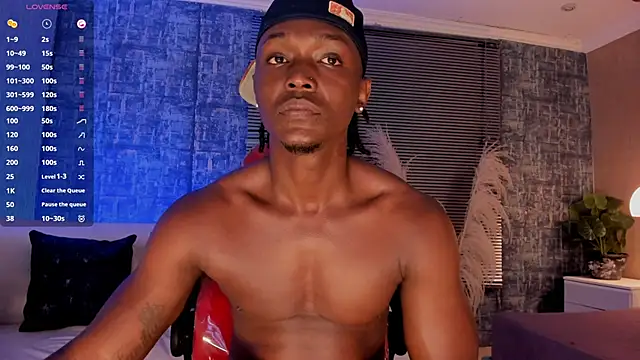 Snapshot of DannSmmith chatting on February 2026 04:38:02 AM DannSmmith online show from February 2026 04:38:02 AM