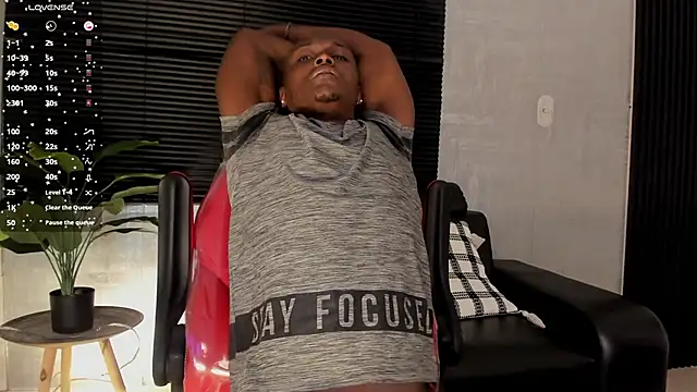 Snapshot of DannSmmith chatting on February 2026 04:52:02 AM DannSmmith online show from February 2026 04:52:02 AM