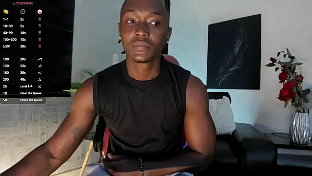 Snapshot of DannSmmith chatting on February 2026 04:32:01 AM DannSmmith online show from February 2026 04:32:01 AM