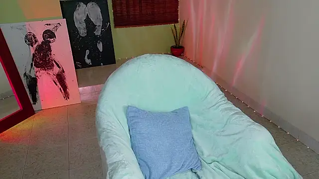 Emma  Blanco online show from February 2026 07:07:01 PM