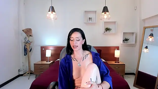 Kristen Garner online show from February 2025 12:02:01 AM