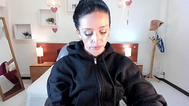 Kristen Garner online show from February 2025 12:19:02 AM