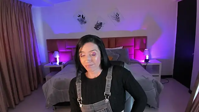 Kristen Garner online show from September 2025 07:37:02 PM