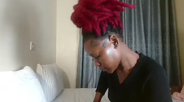 Snapshot of Elegant_Ebony chatting on February 2025 10:25:01 PM Elegant Ebony online show from February 2025 10:25:01 PM