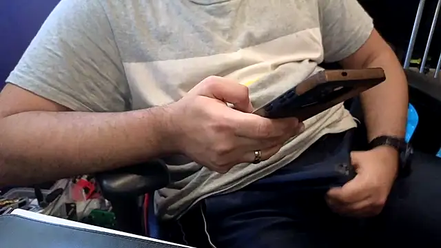 Snapshot of Sakhtlaundaz chatting on April 2026 07:12:02 PM Sakhtlaundaz online show from April 2026 07:12:02 PM