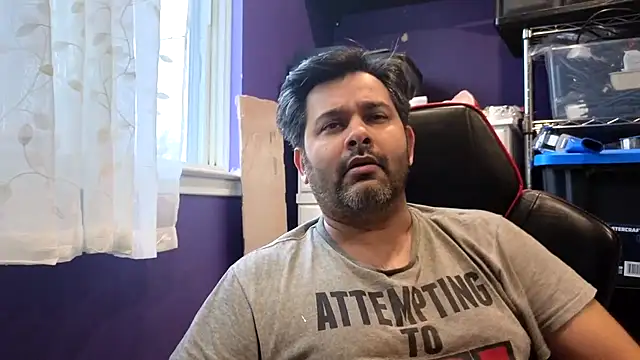 Snapshot of Sakhtlaundaz chatting on April 2026 12:43:01 PM Sakhtlaundaz online show from April 2026 12:43:01 PM