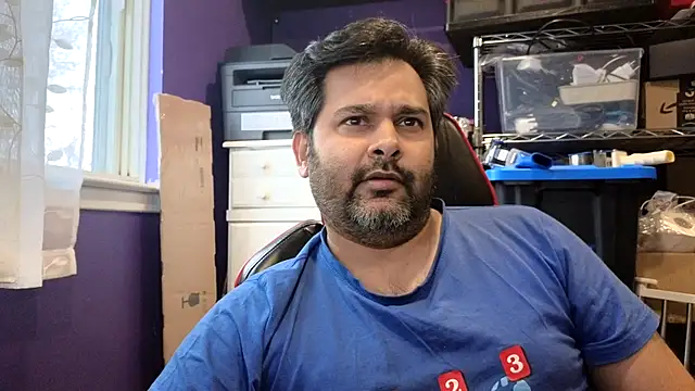 Snapshot of Sakhtlaundaz chatting on April 2026 05:03:01 PM Sakhtlaundaz online show from April 2026 05:03:01 PM