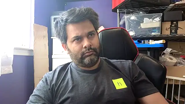 Snapshot of Sakhtlaundaz chatting on April 2026 01:28:02 PM Sakhtlaundaz online show from April 2026 01:28:02 PM