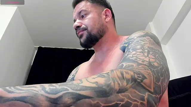 Snapshot of musclemonster31 chatting on July 2026 09:51:01 PM musclemonster31 online show from July 2026 09:51:01 PM