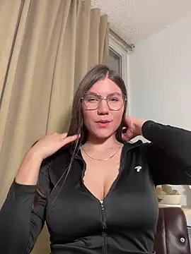 AmelieLaurent  online show from November 2025 04:00:02 AM