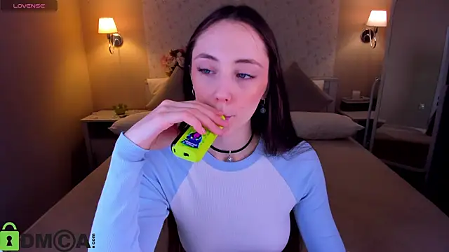 Lexi Split online show from March 2026 04:25:02 AM