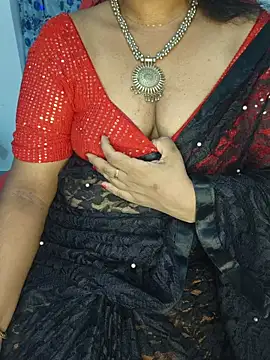 Snapshot of Malluivaniya chatting on June 2026 06:32:02 AM Malluivaniya online show from June 2026 06:32:02 AM