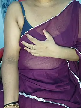 Snapshot of Malluivaniya chatting on June 2026 06:12:01 AM Malluivaniya online show from June 2026 06:12:01 AM