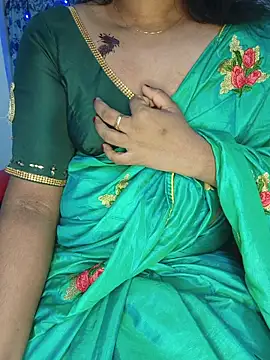 Snapshot of Malluivaniya chatting on June 2026 06:08:02 AM Malluivaniya online show from June 2026 06:08:02 AM