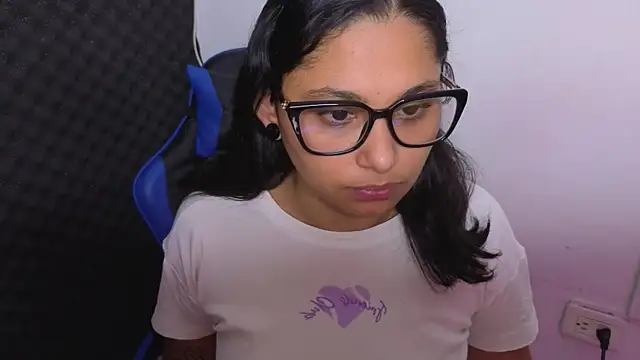 Cuteprincess21 online show from April 2026 07:44:01 PM