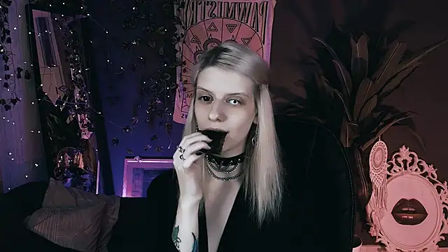 Snapshot of Noah_ElmerX chatting on November 2025 10:09:02 PM Noah ElmerX online show from November 2025 10:09:02 PM