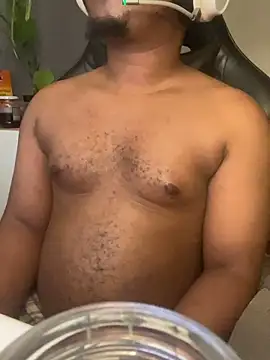 Snapshot of YesTheSexiest chatting on September 2025 04:41:02 PM YesTheSexiest online show from September 2025 04:41:02 PM