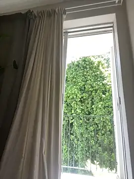 Snapshot of YesTheSexiest chatting on October 2025 11:33:02 AM YesTheSexiest online show from October 2025 11:33:02 AM