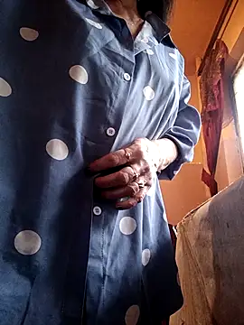 Snapshot of Lovely_Lori chatting on December 2025 05:01:01 AM Lovely Lori online show from December 2025 05:01:01 AM