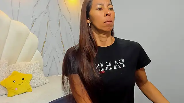 Snapshot of Rosalinda_Cortez chatting on December 2024 03:50:02 PM Rosalinda Cortez online show from December 2024 03:50:02 PM