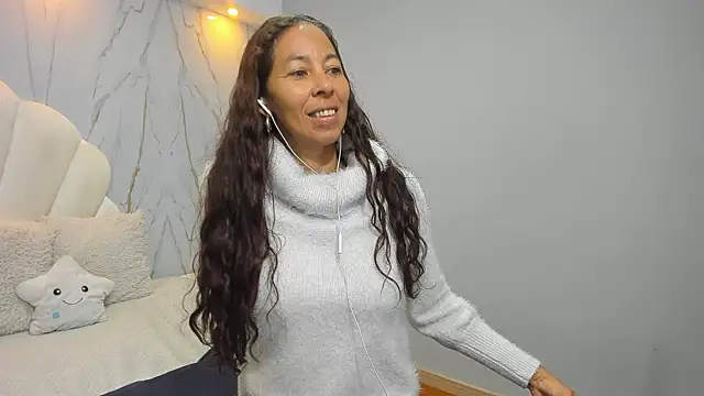 Snapshot of Rosalinda_Cortez chatting on December 2024 03:49:02 PM Rosalinda Cortez online show from December 2024 03:49:02 PM