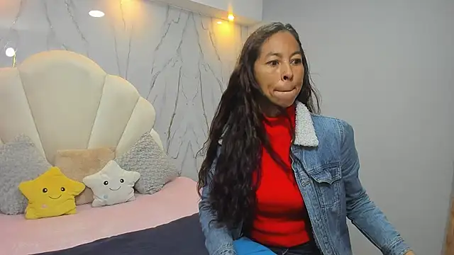 Snapshot of Rosalinda_Cortez chatting on December 2024 01:07:02 PM Rosalinda Cortez online show from December 2024 01:07:02 PM